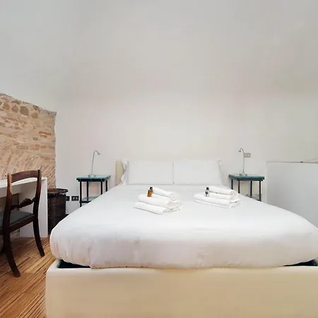 Portico Apartment *