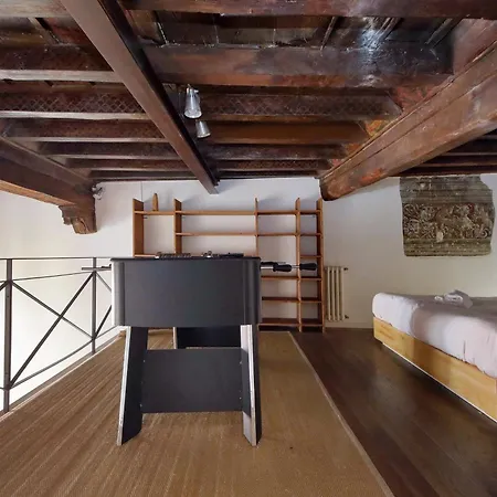 Portico Apartment Rom