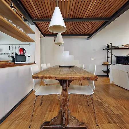 Apartment Portico *