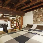 Portico Apartment Rom